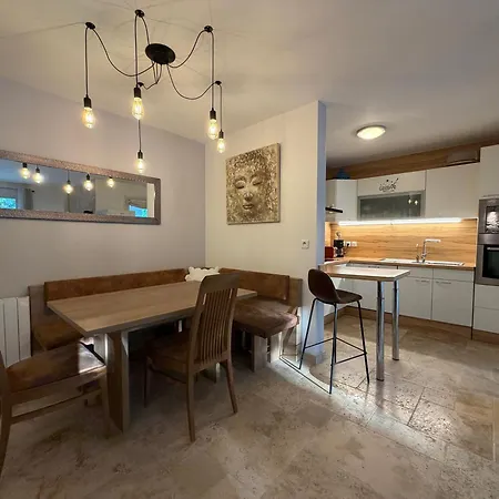 Lejlighed 3-bedroom - Garden - Private Pool