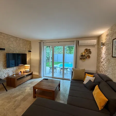 Lejlighed 3-bedroom - Garden - Private Pool *